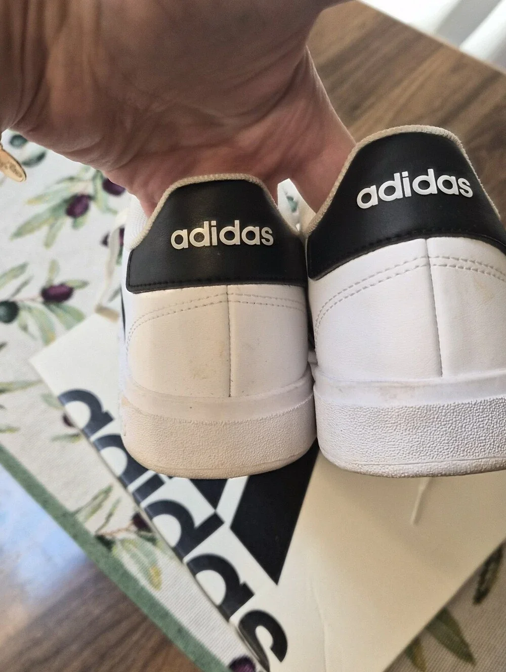 adidas classic low